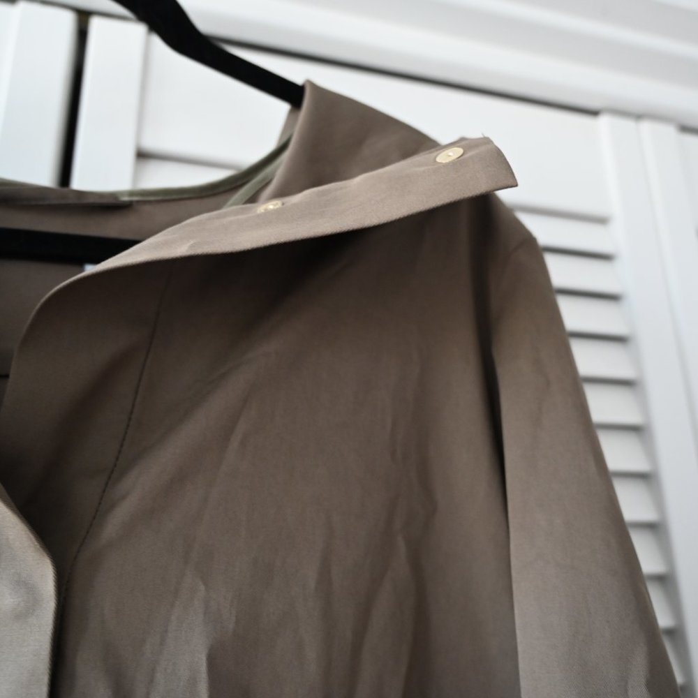 Cuyana Pleat Back Anorak in Brown | Medium - Picture 8 of 16
